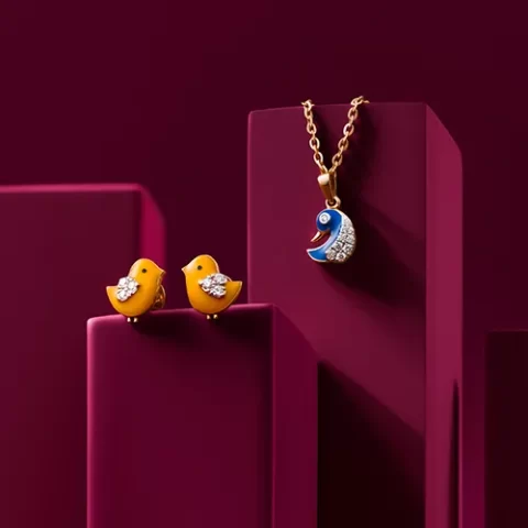 Sparkling Sparrow Diamond Pendant Set