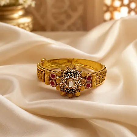 Heritage Floral Motif Gold Bracelet